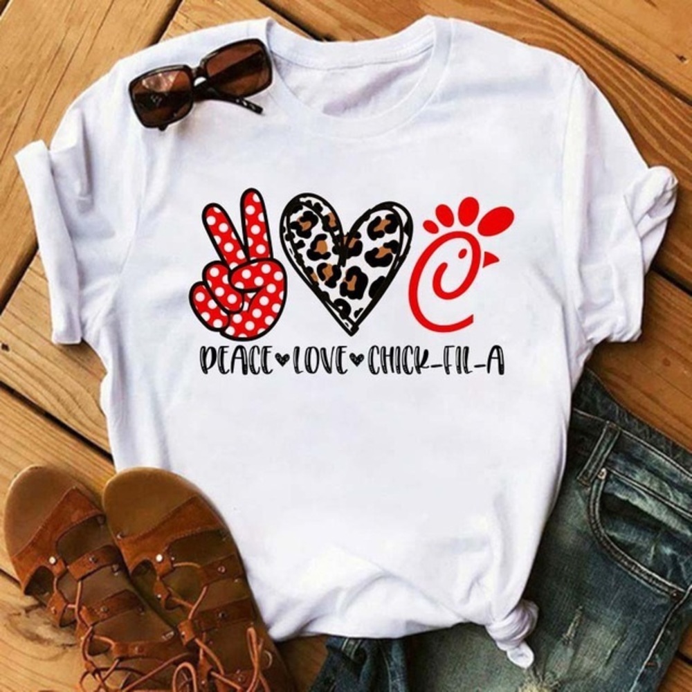 Women’s graphic tee